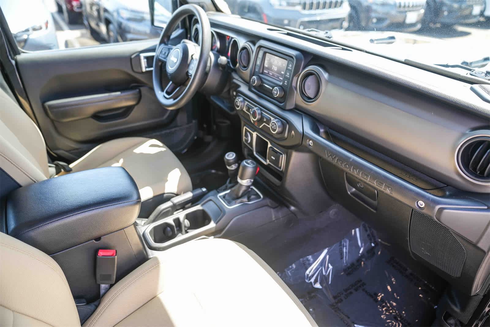 Thumbnail: 2020 Jeep Wrangler - 12
