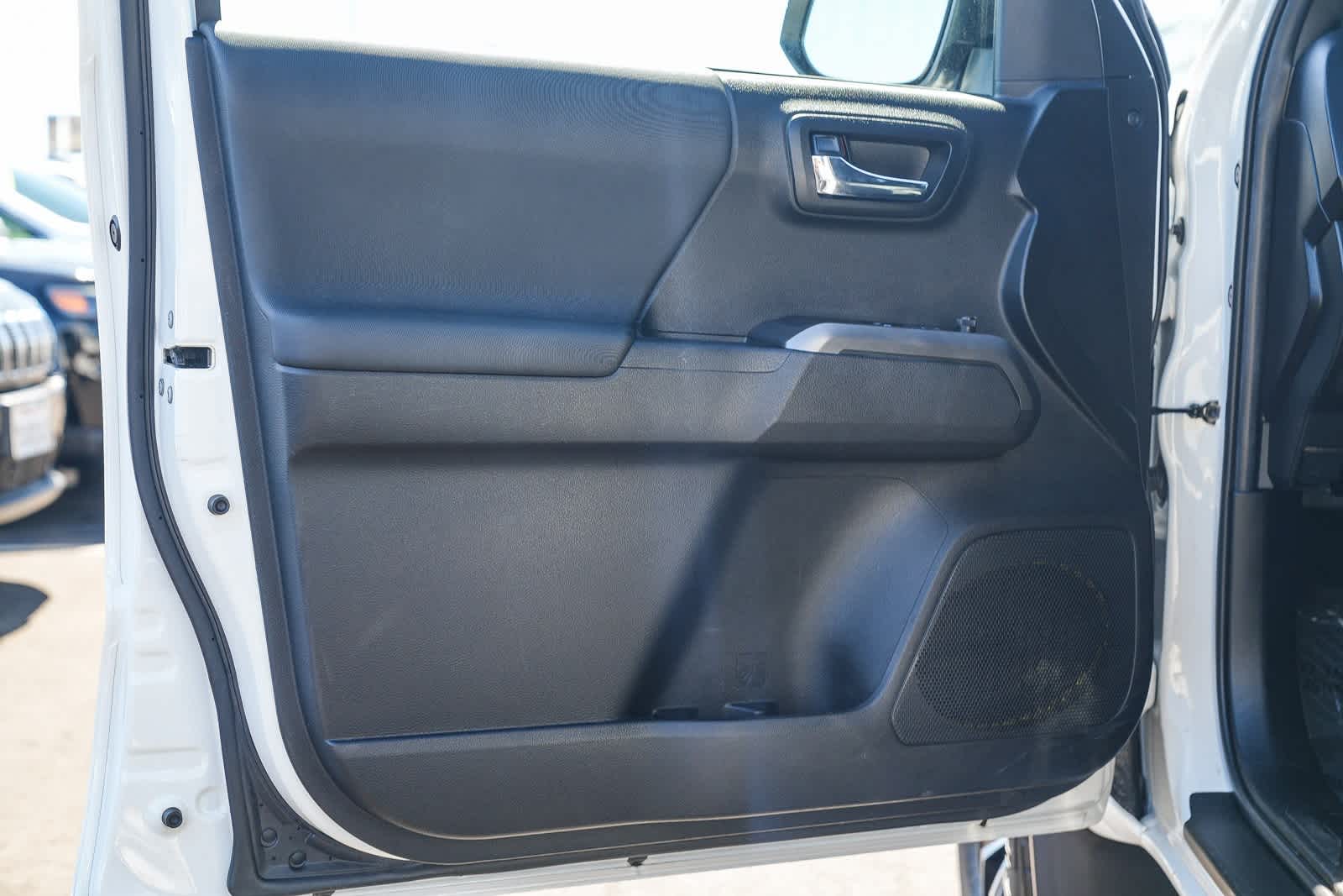 Thumbnail: 2022 Toyota Tacoma - 18