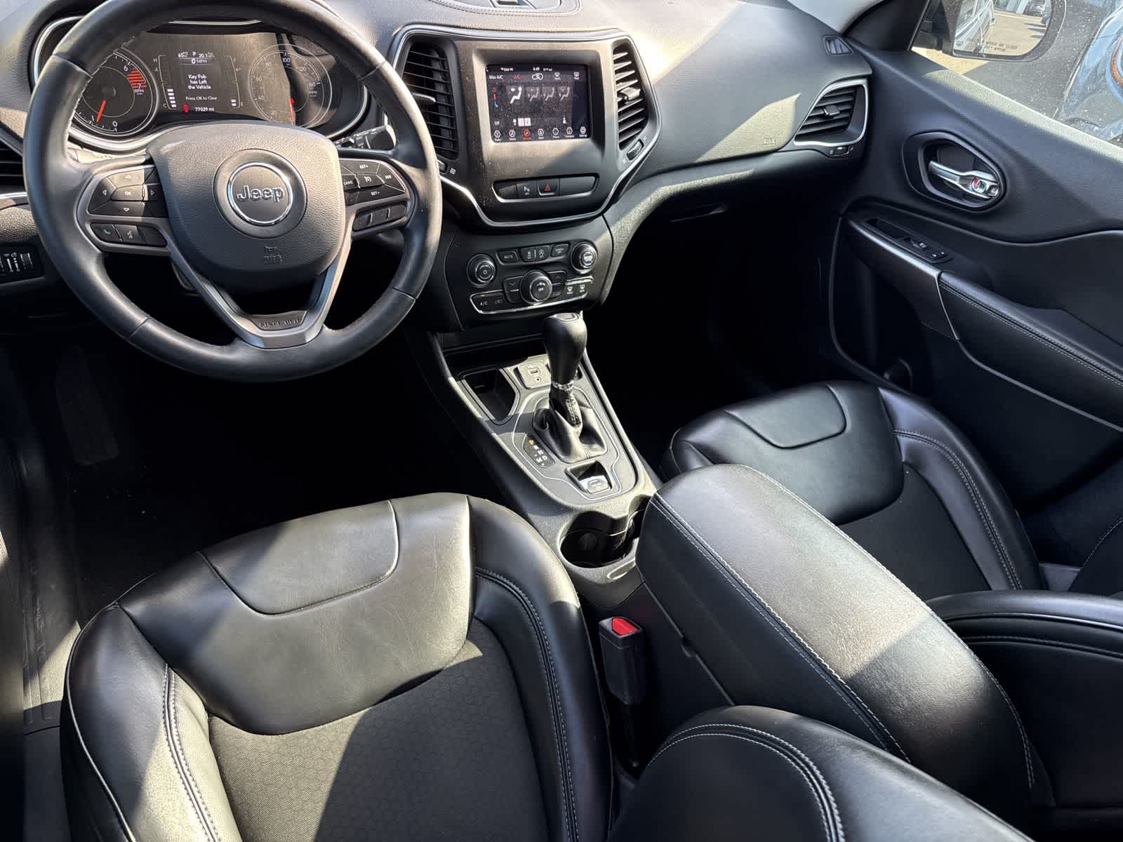Thumbnail: 2019 Jeep Cherokee - 23