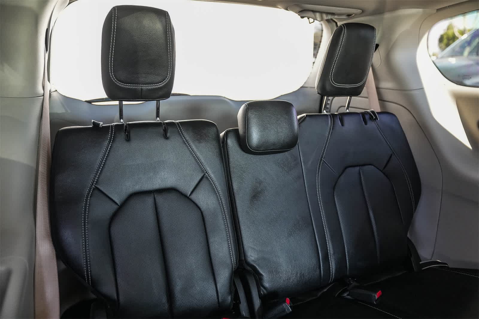 Thumbnail: 2022 Chrysler Pacifica - 17