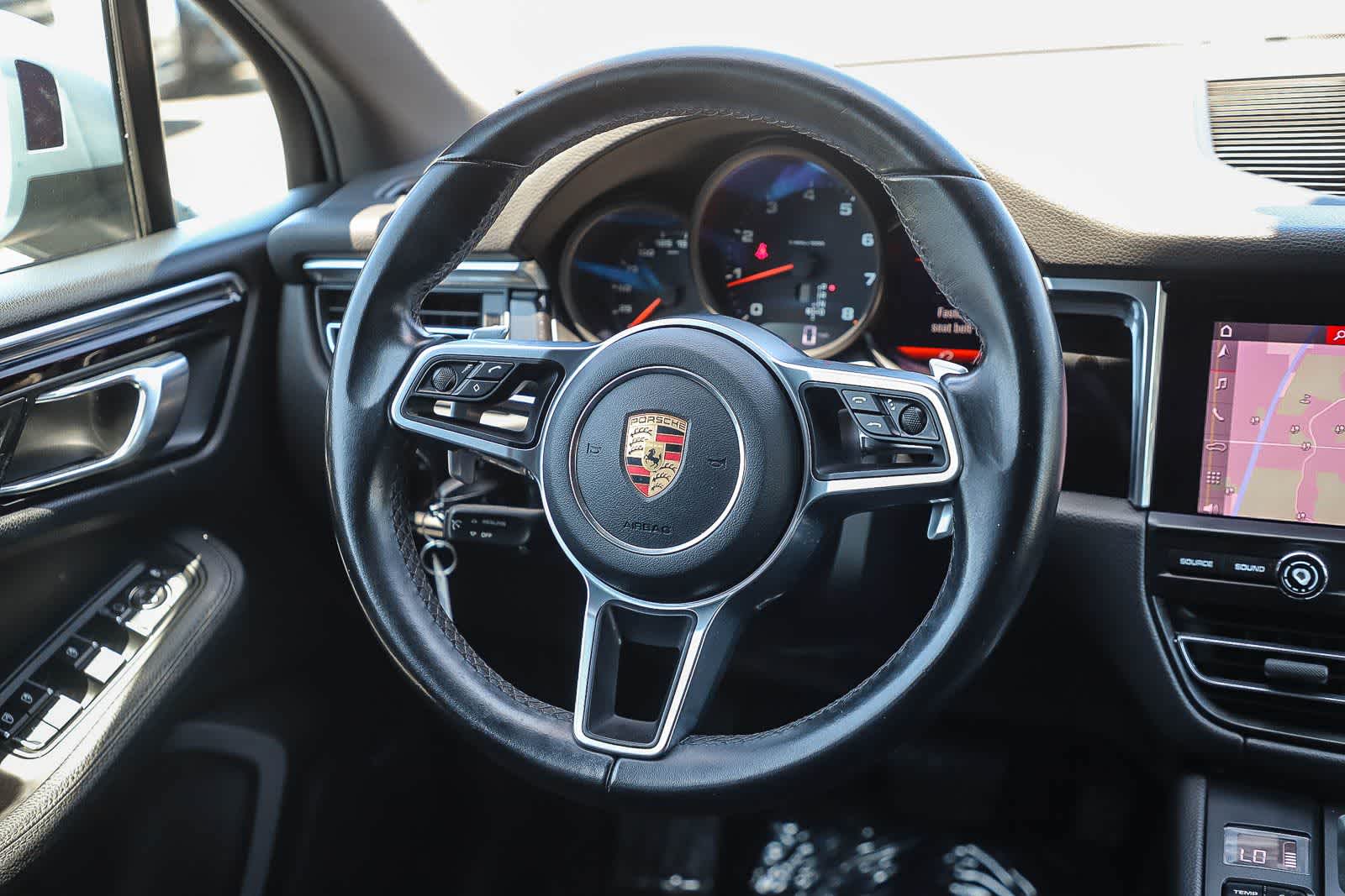 Thumbnail: 2020 Porsche Macan - 16