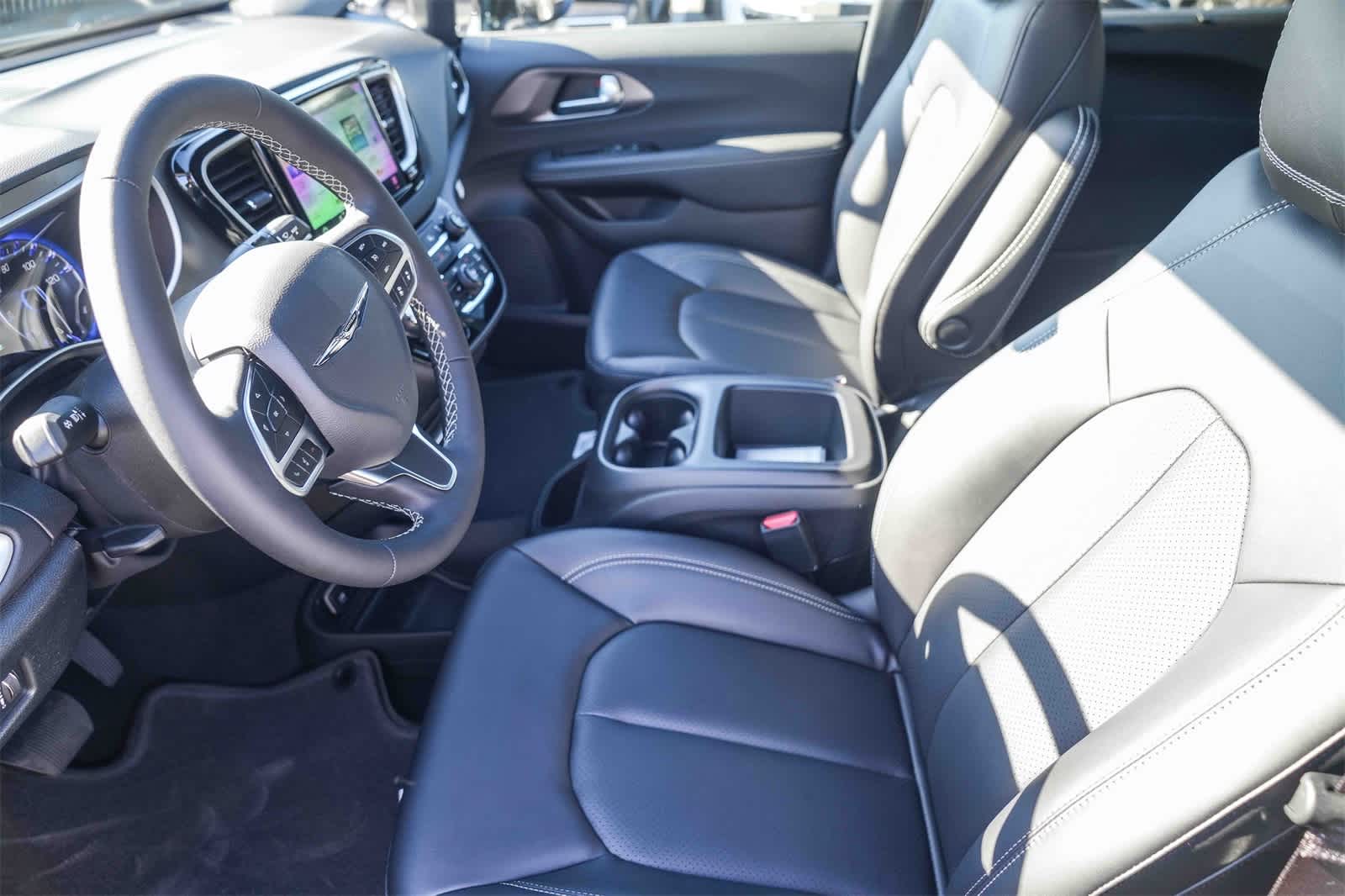 Thumbnail: 2026 Chrysler Voyager - 20