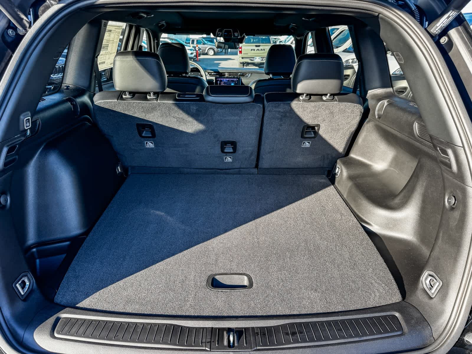 Thumbnail: 2025 Jeep Grand Cherokee - 11