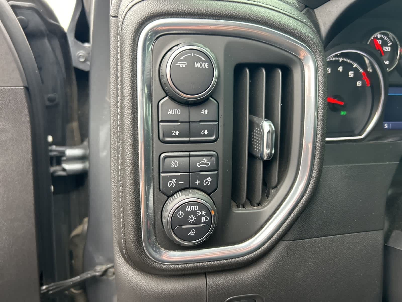 Thumbnail: 2020 Chevrolet Silverado 1500 - 37