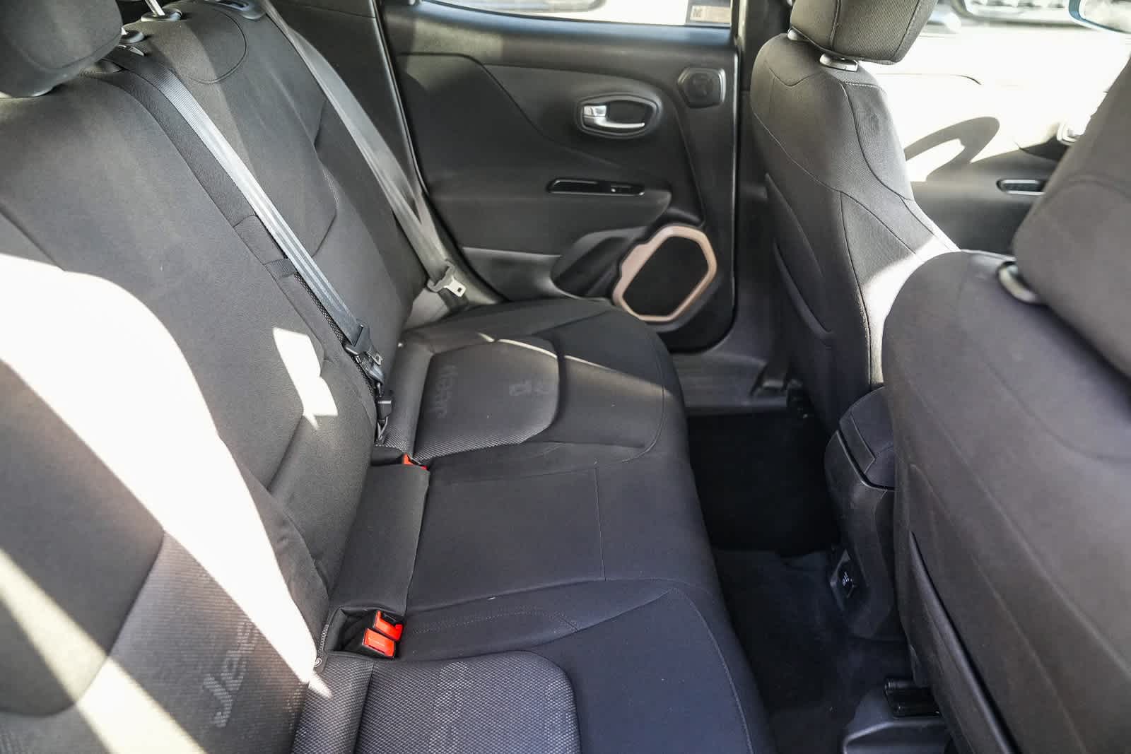 Thumbnail: 2015 Jeep Renegade - 16