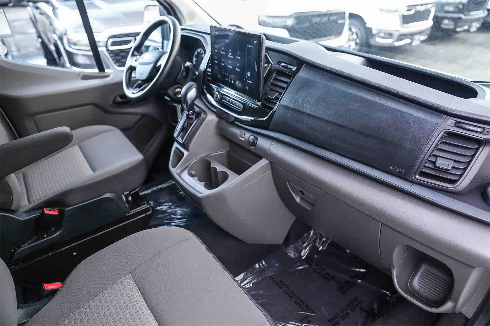 Thumbnail: 2023 Ford Econoline - 15