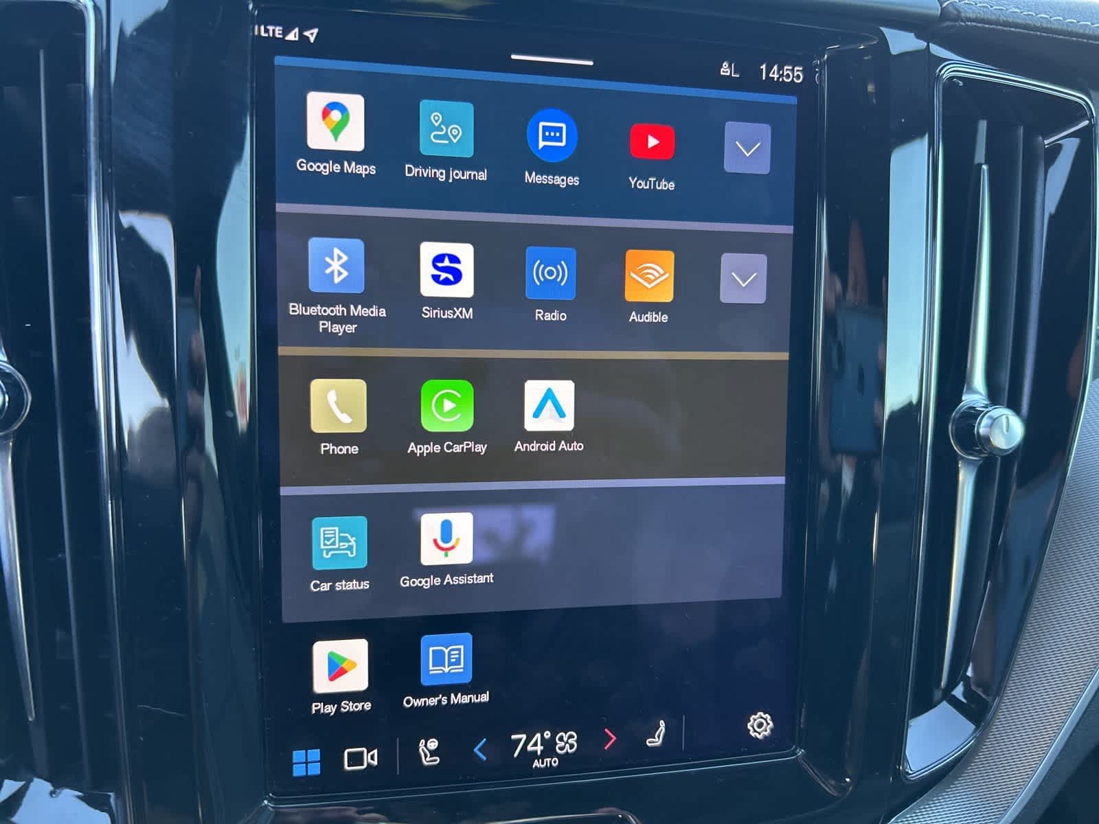 Thumbnail: 2022 Volvo XC60 - 42