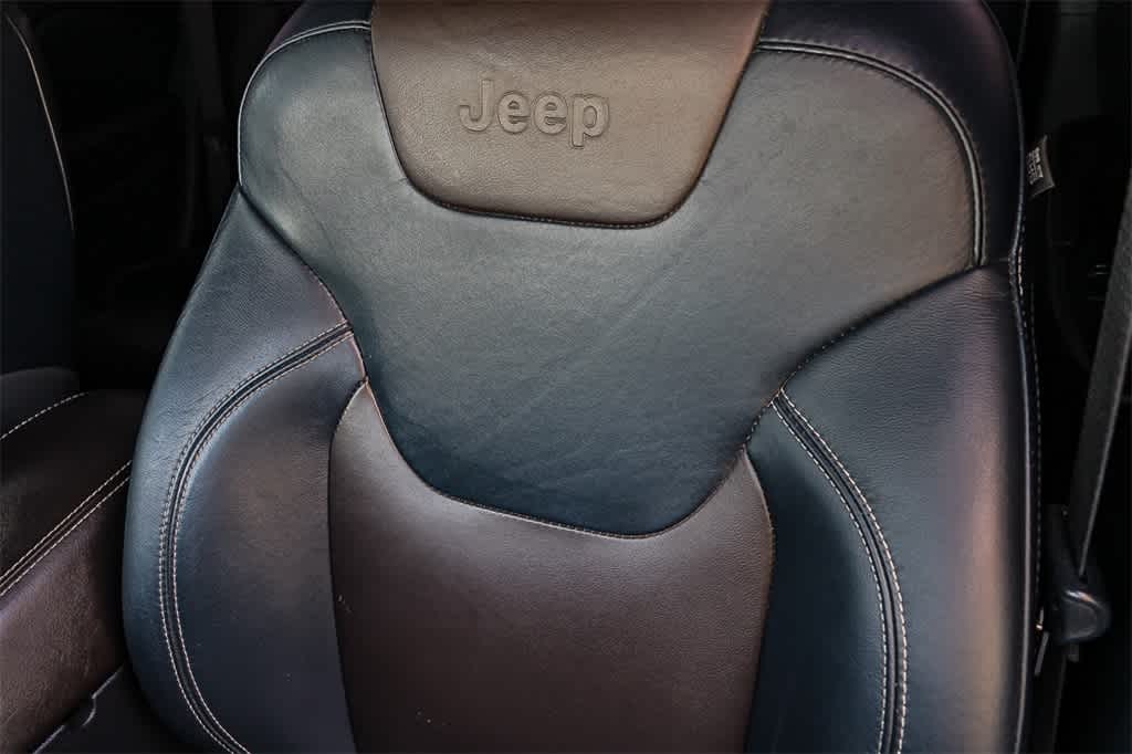 Thumbnail: 2015 Jeep Cherokee - 23