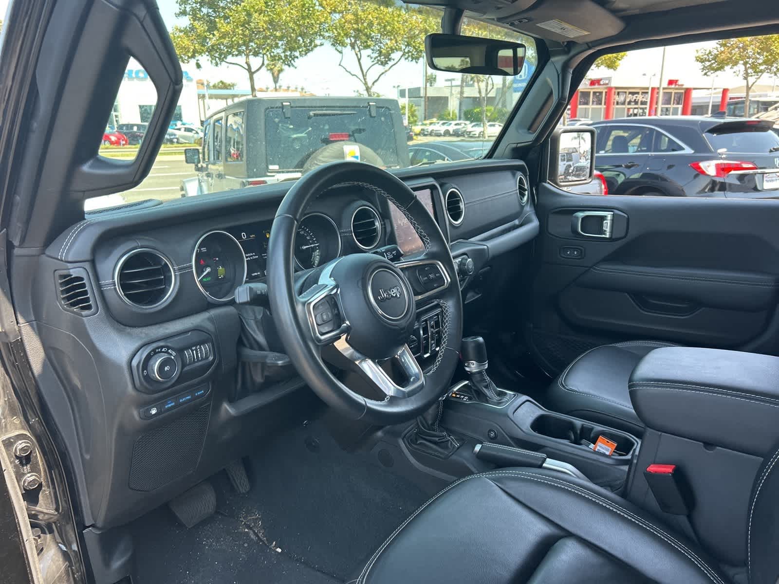 Thumbnail: 2022 Jeep Wrangler - 27