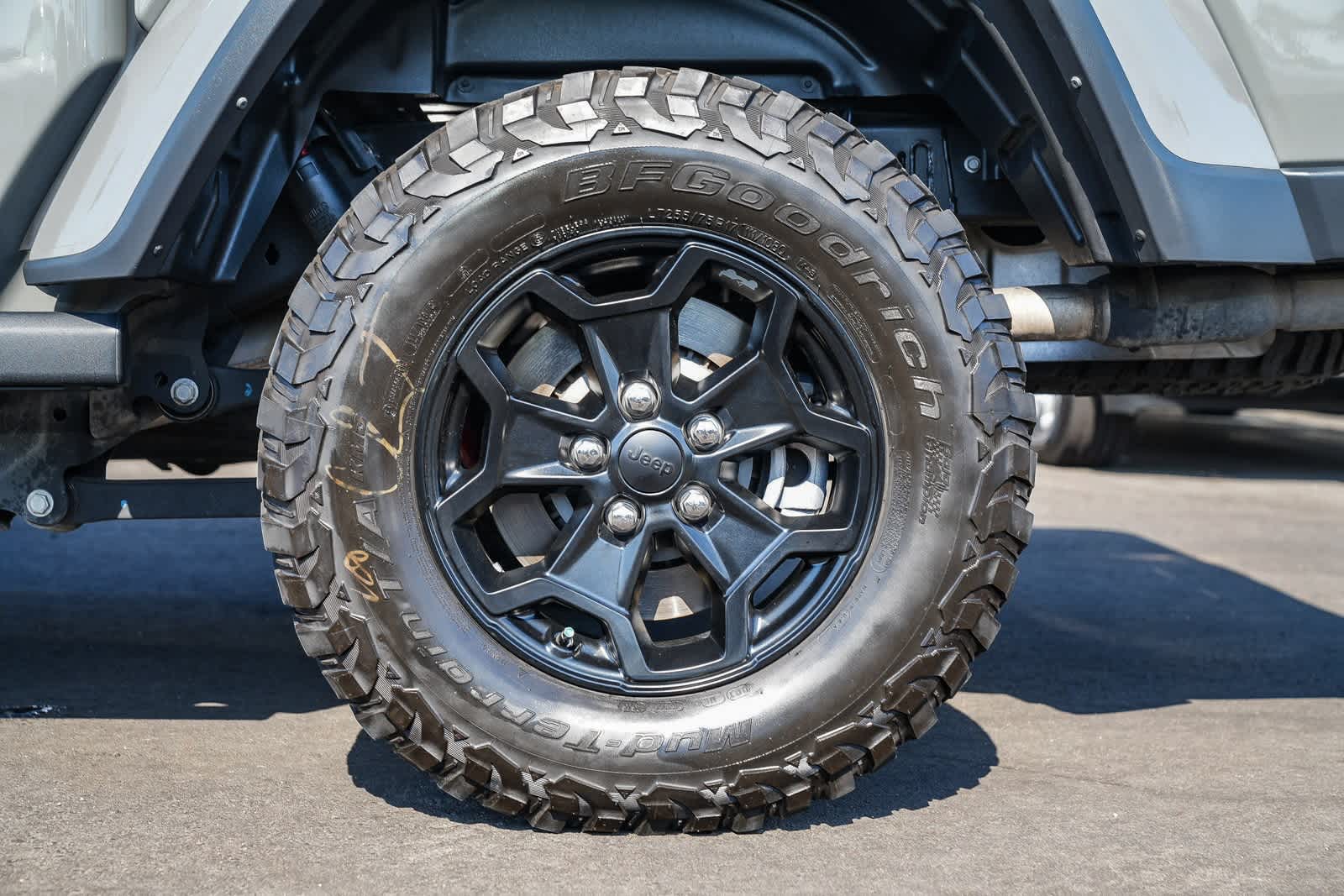 Thumbnail: 2021 Jeep Gladiator - 10
