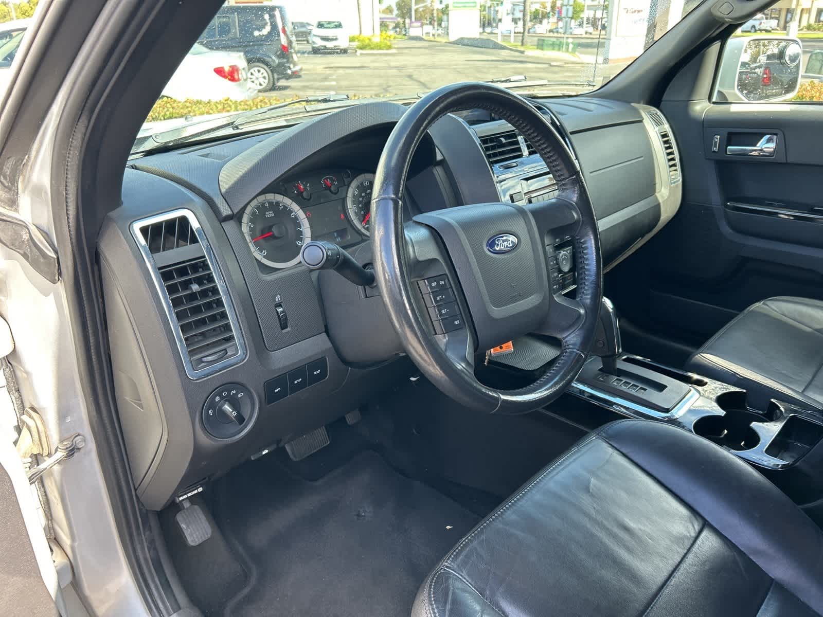 Thumbnail: 2010 Ford Escape - 19