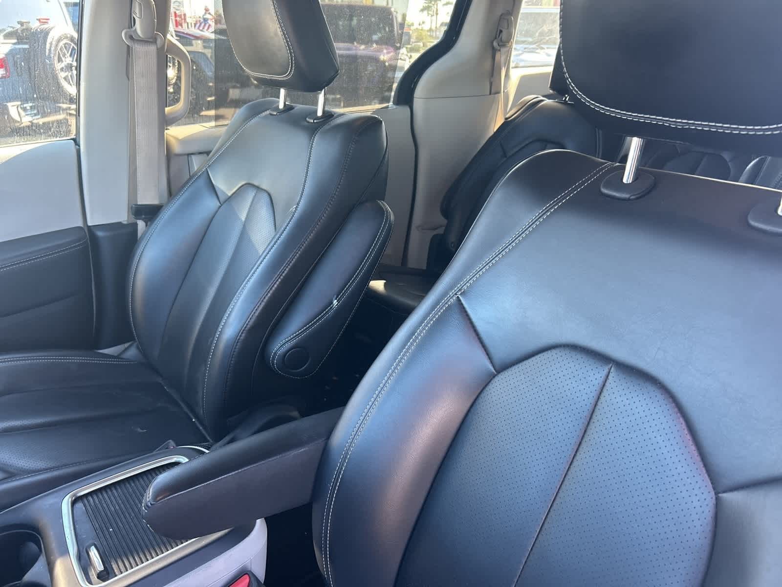 Thumbnail: 2024 Chrysler Pacifica - 18