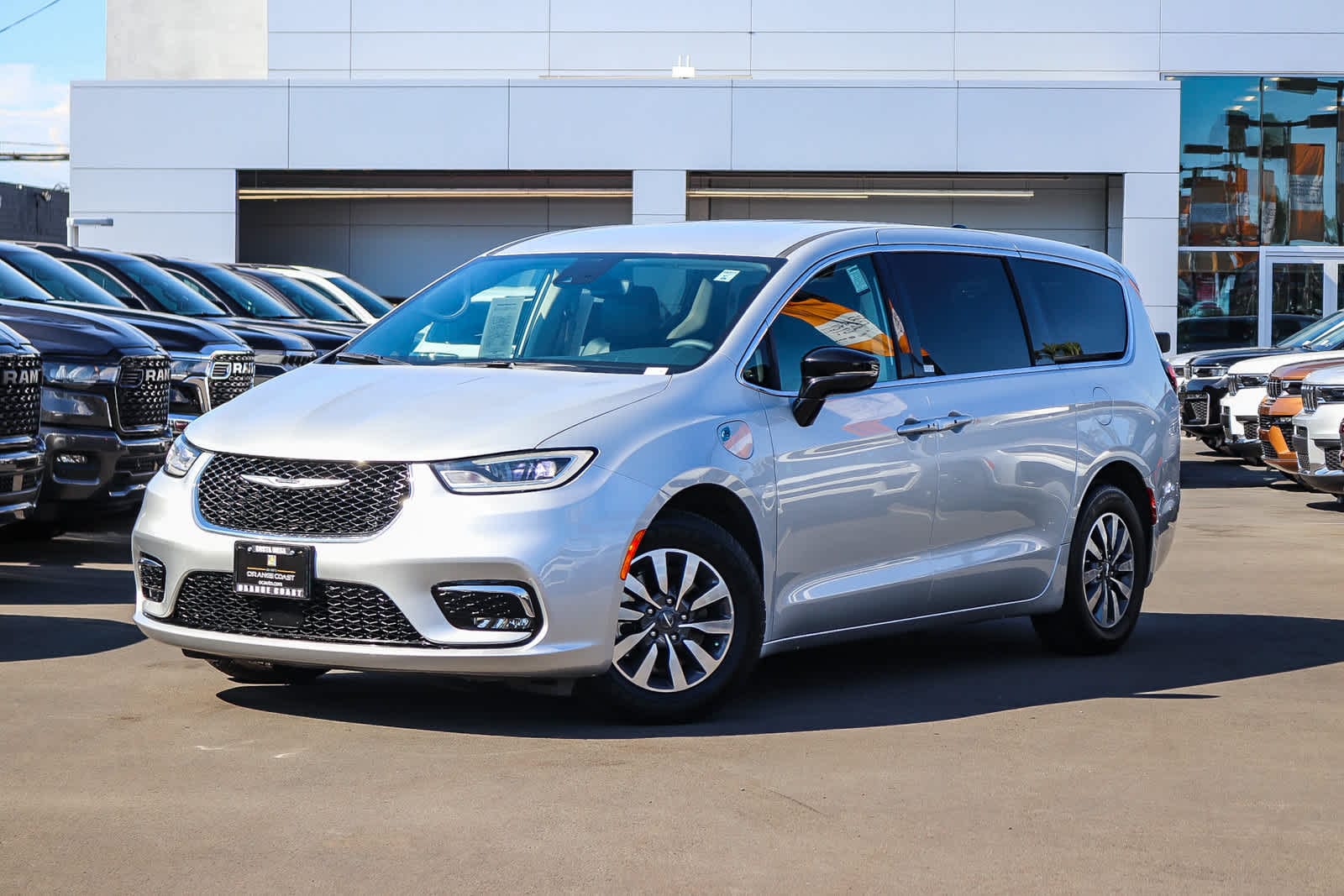 2024 Chrysler Pacifica PHEV