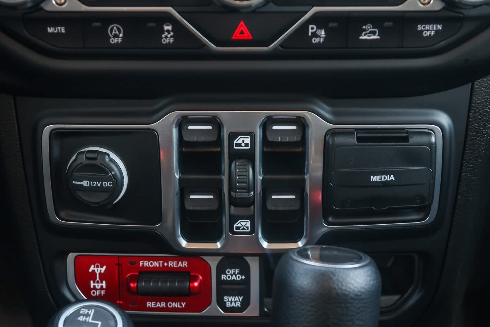 Thumbnail: 2021 Jeep Gladiator - 16