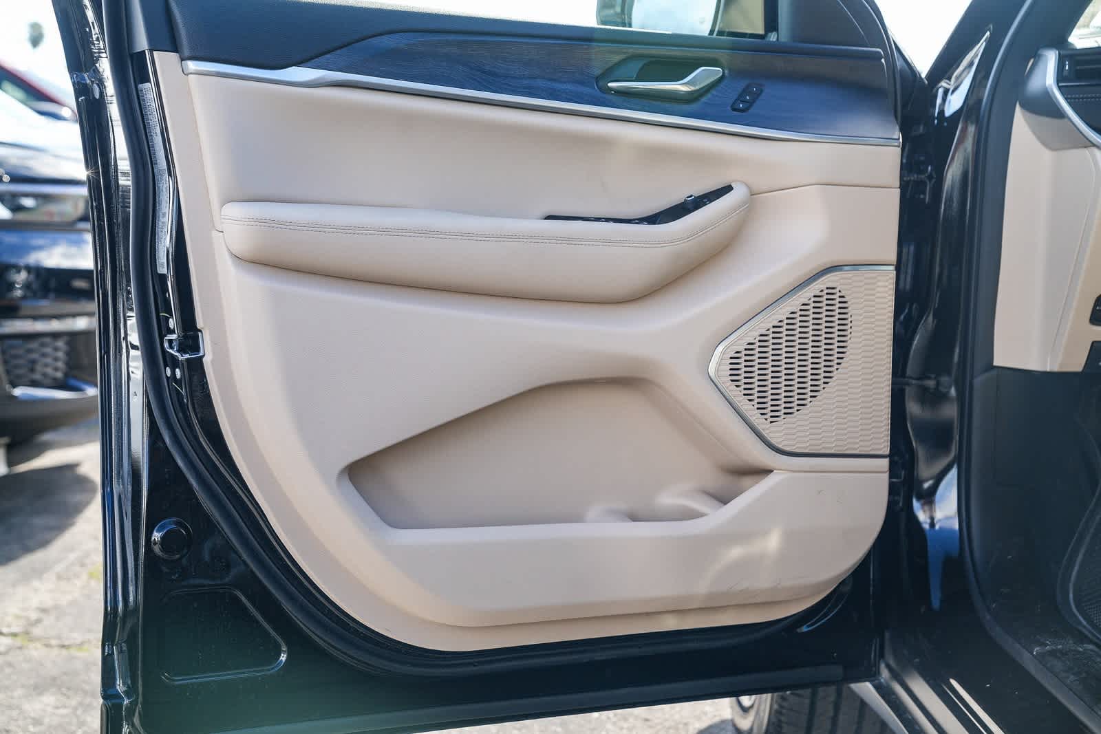 Thumbnail: 2026 Jeep Grand Cherokee - 20