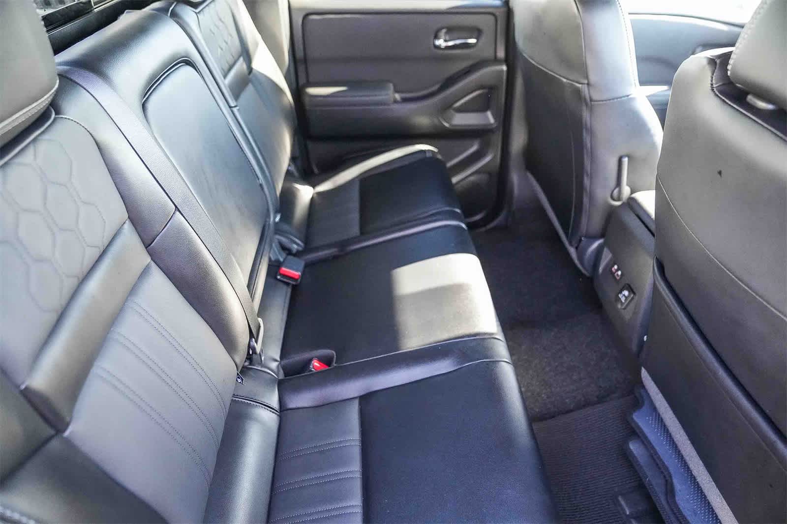 Thumbnail: 2024 Nissan Frontier - 15