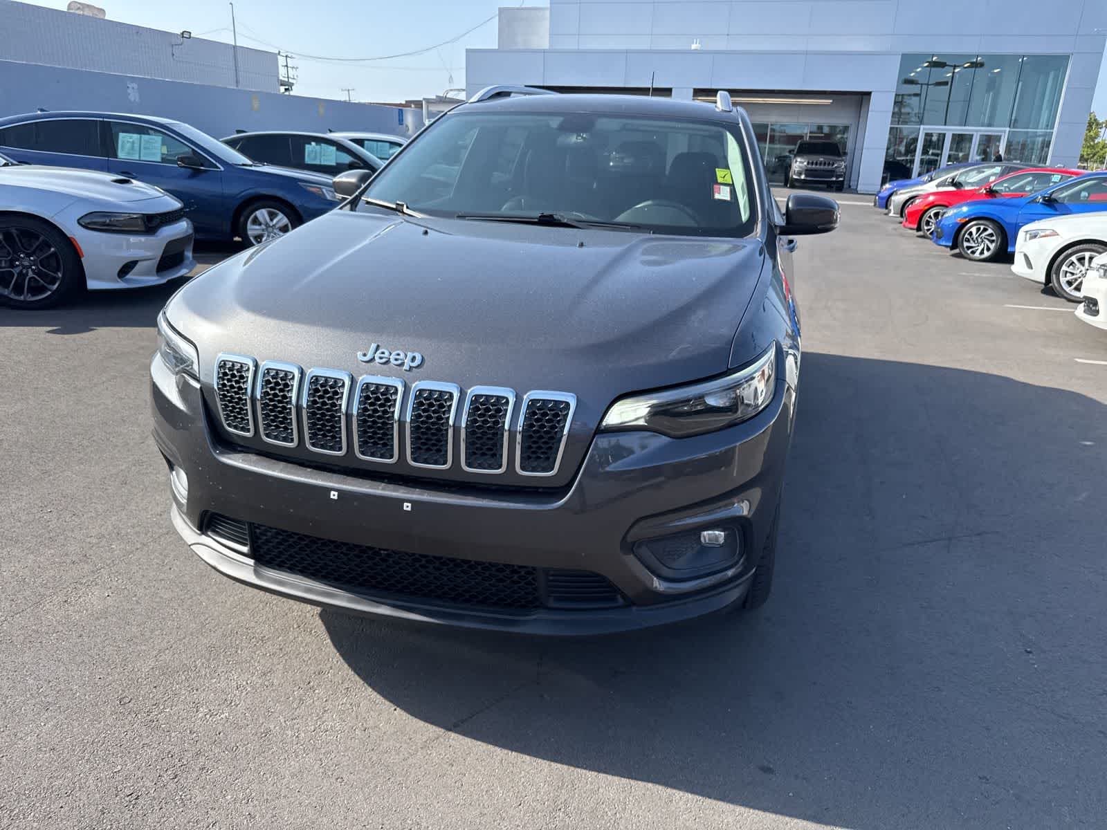 Thumbnail: 2019 Jeep Cherokee - 3
