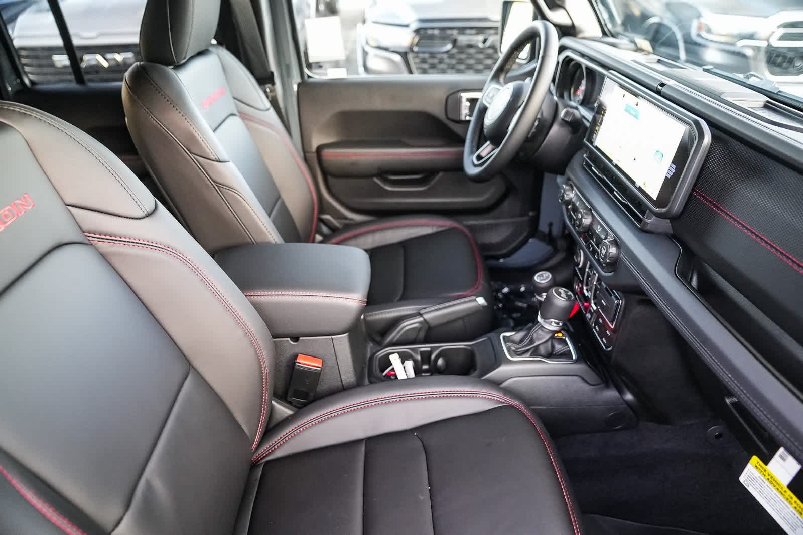 Thumbnail: 2025 Jeep Wrangler - 17