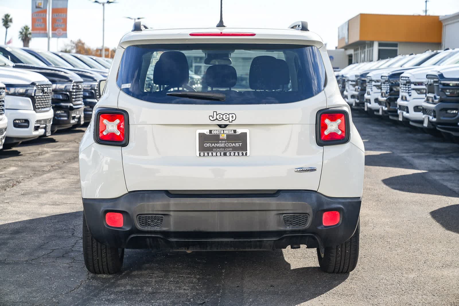 Thumbnail: 2015 Jeep Renegade - 5