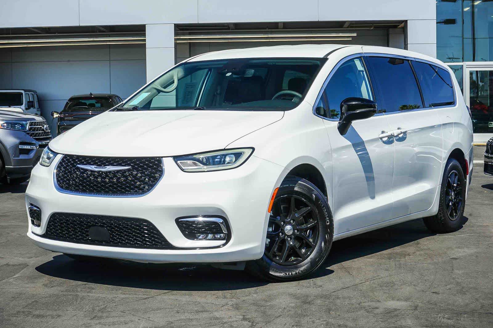 Thumbnail: 2024 Chrysler Pacifica - 1