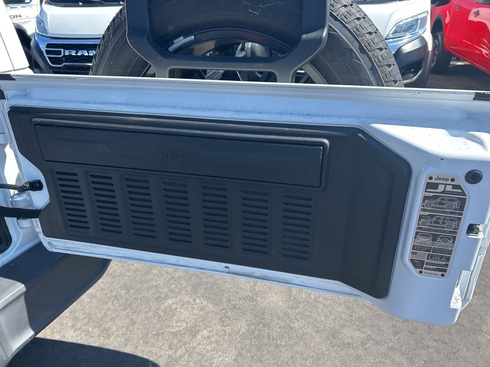 Thumbnail: 2022 Jeep Wrangler - 30