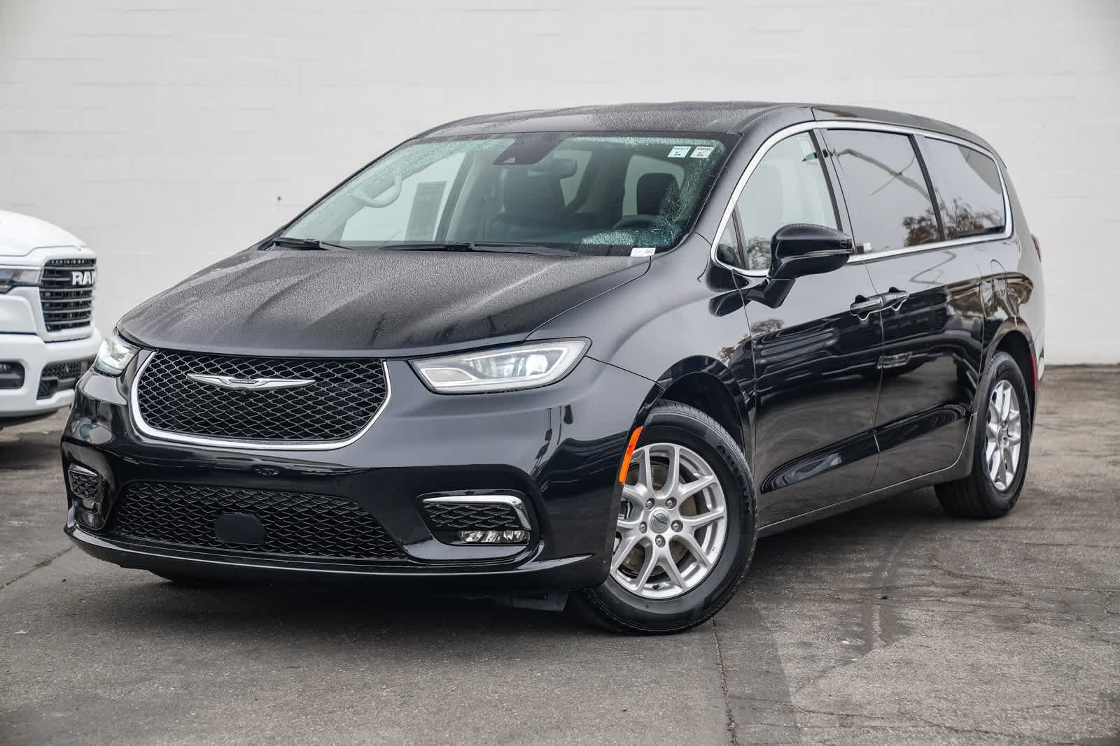 Thumbnail: 2024 Chrysler Pacifica - 1