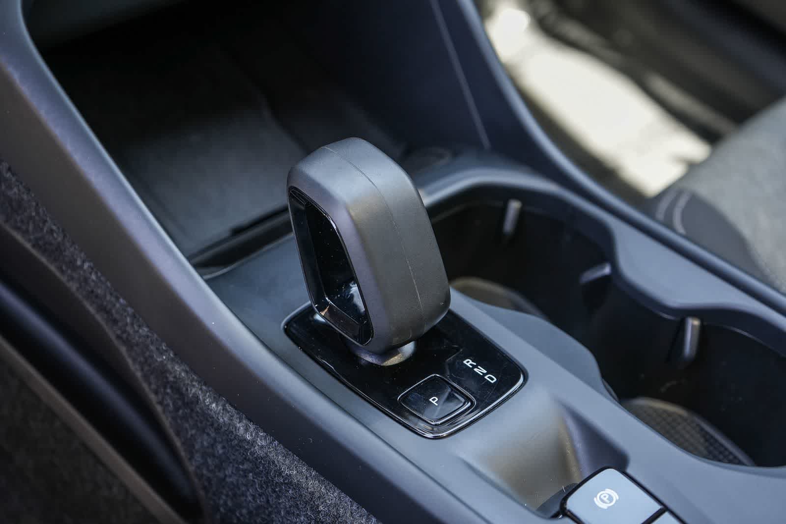 Thumbnail: 2024 Volvo XC40 - 19