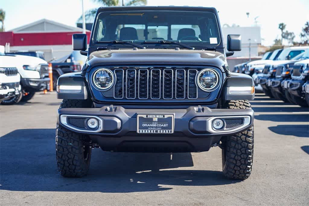 Thumbnail: 2025 Jeep Gladiator - 4