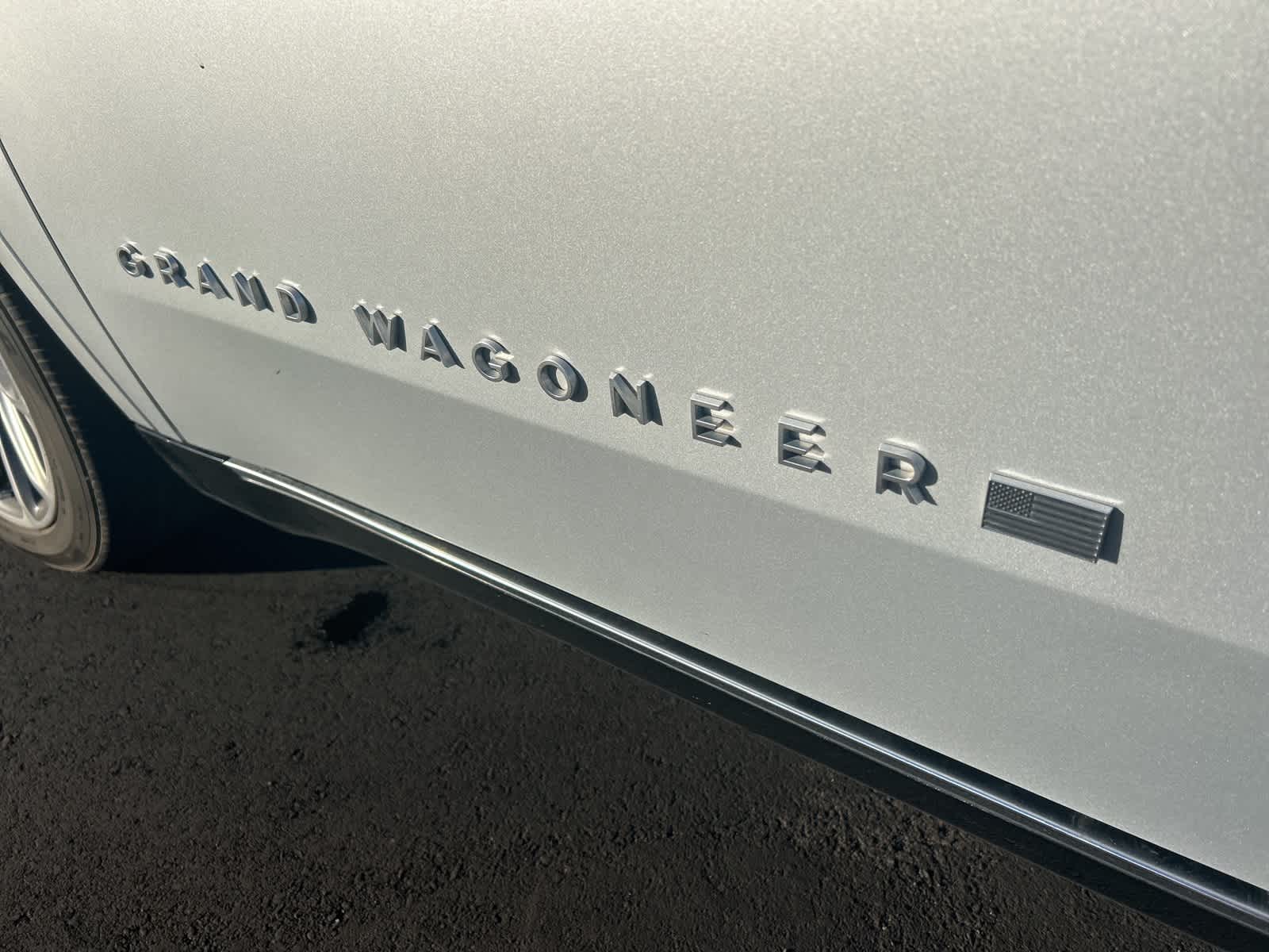 Thumbnail: 2022 Jeep Grand Wagoneer - 13