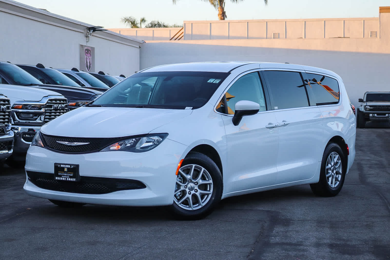 2022 Chrysler Voyager