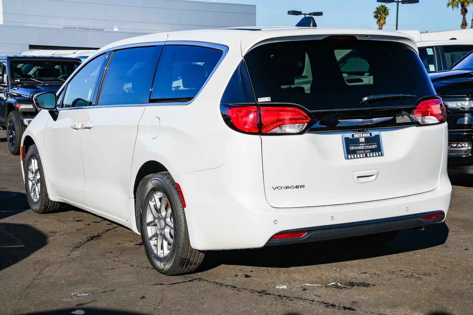 Thumbnail: 2026 Chrysler Voyager - 6