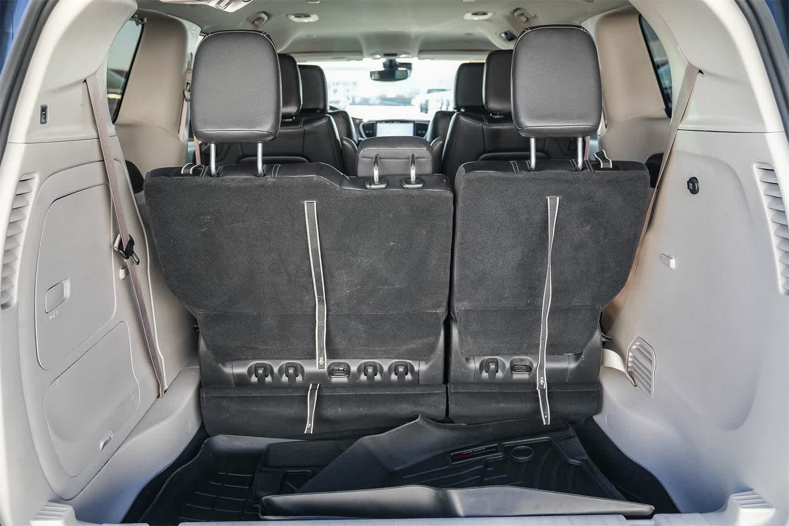 Thumbnail: 2022 Chrysler Pacifica - 25