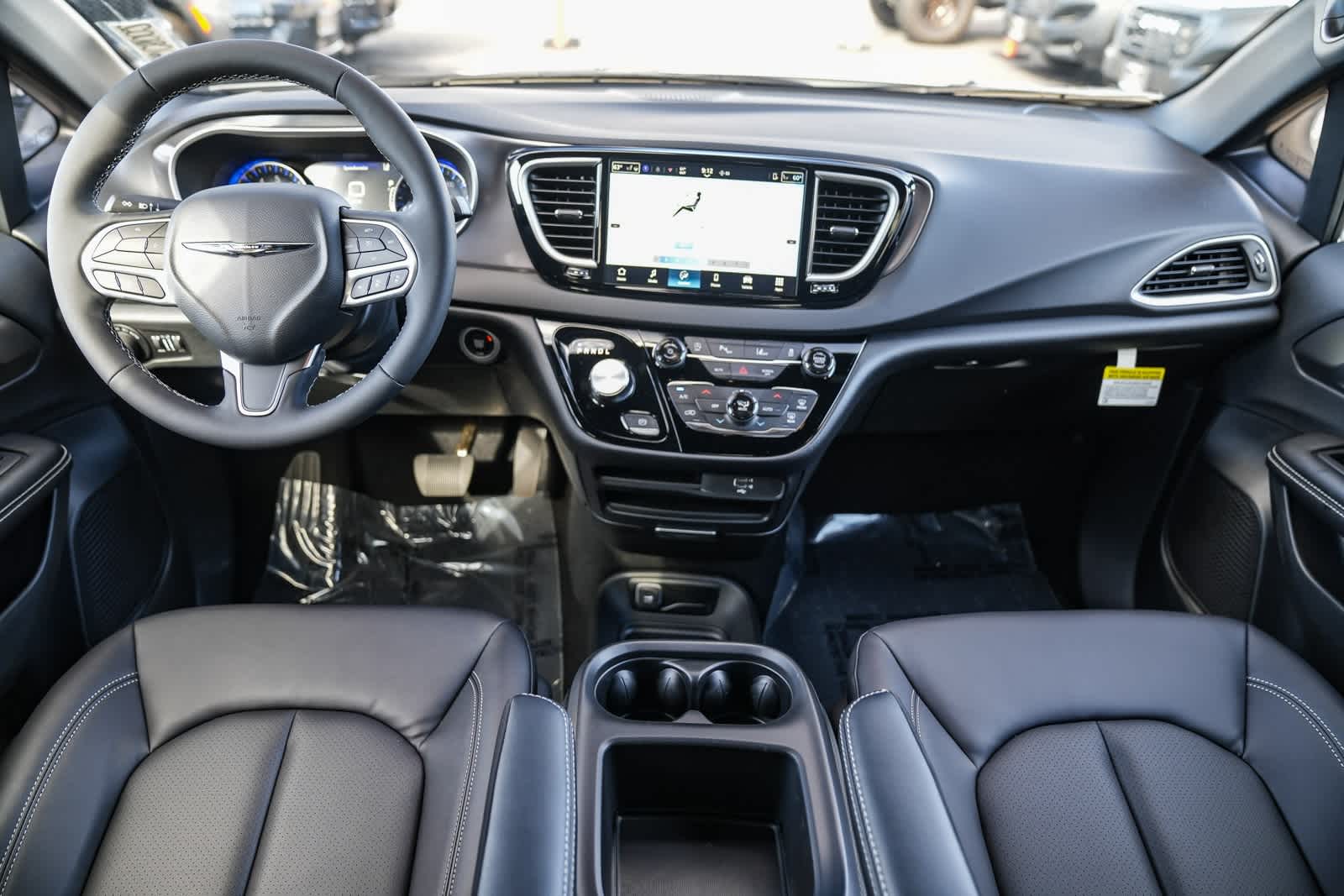 Thumbnail: 2026 Chrysler Voyager - 13