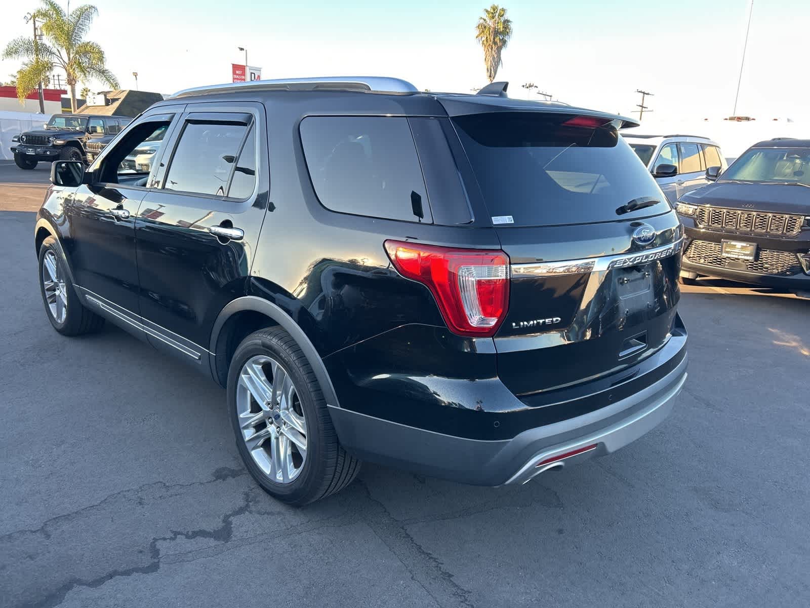 Thumbnail: 2017 Ford Explorer - 4