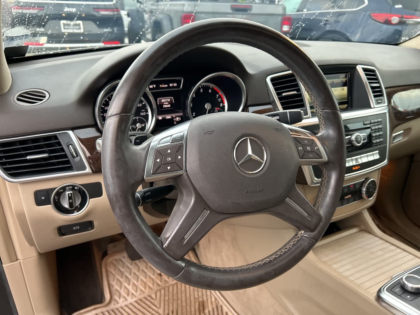 Thumbnail: 2013 Mercedes-Benz M-Class - 32