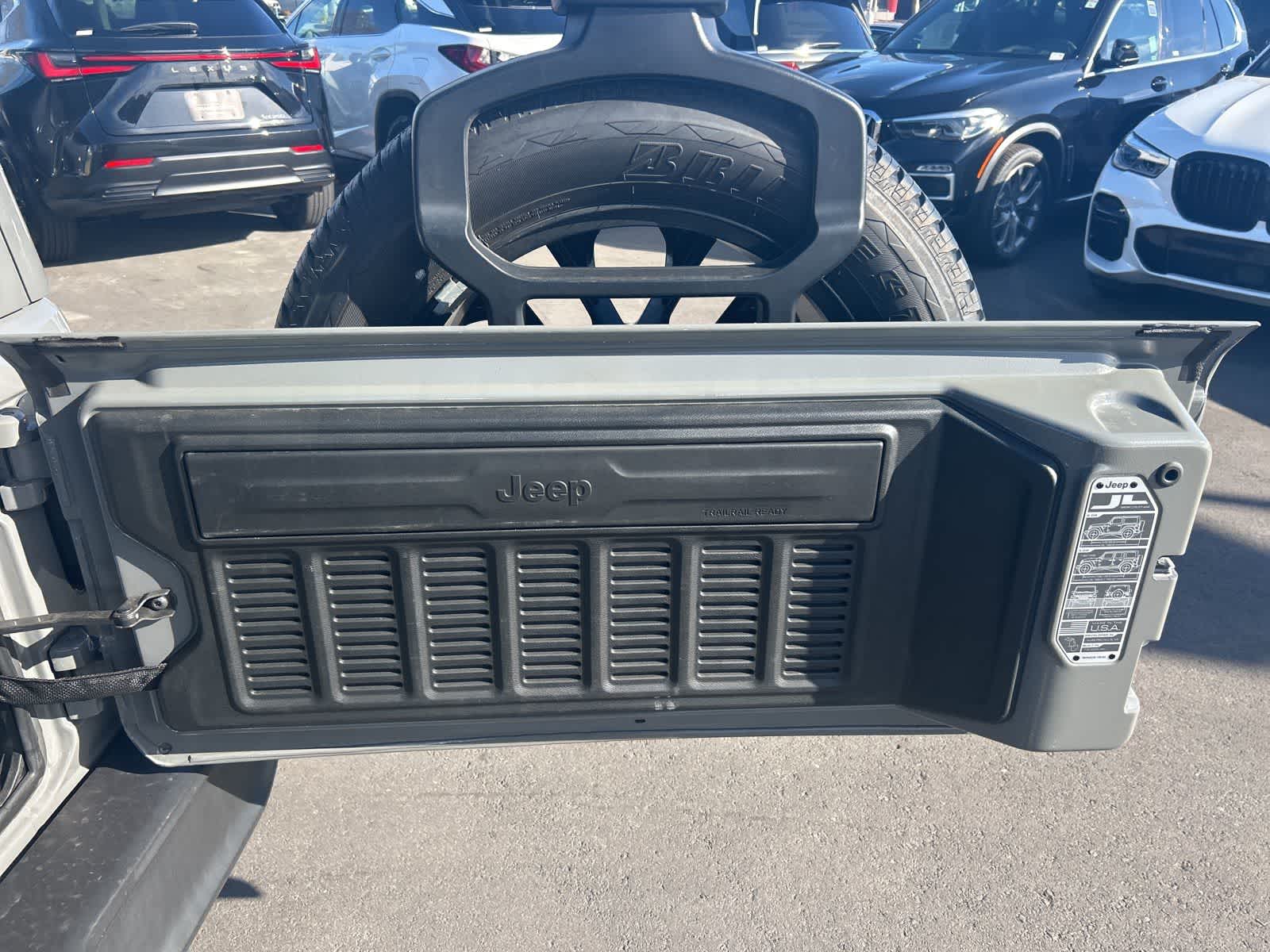 Thumbnail: 2023 Jeep Wrangler - 29