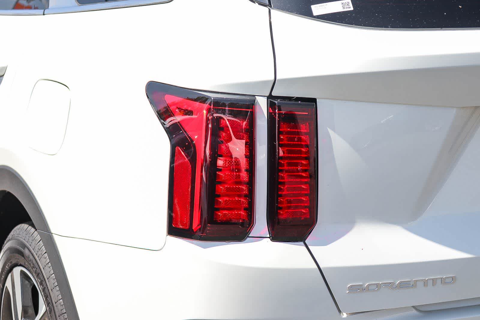 Thumbnail: 2023 Kia Sorento - 6