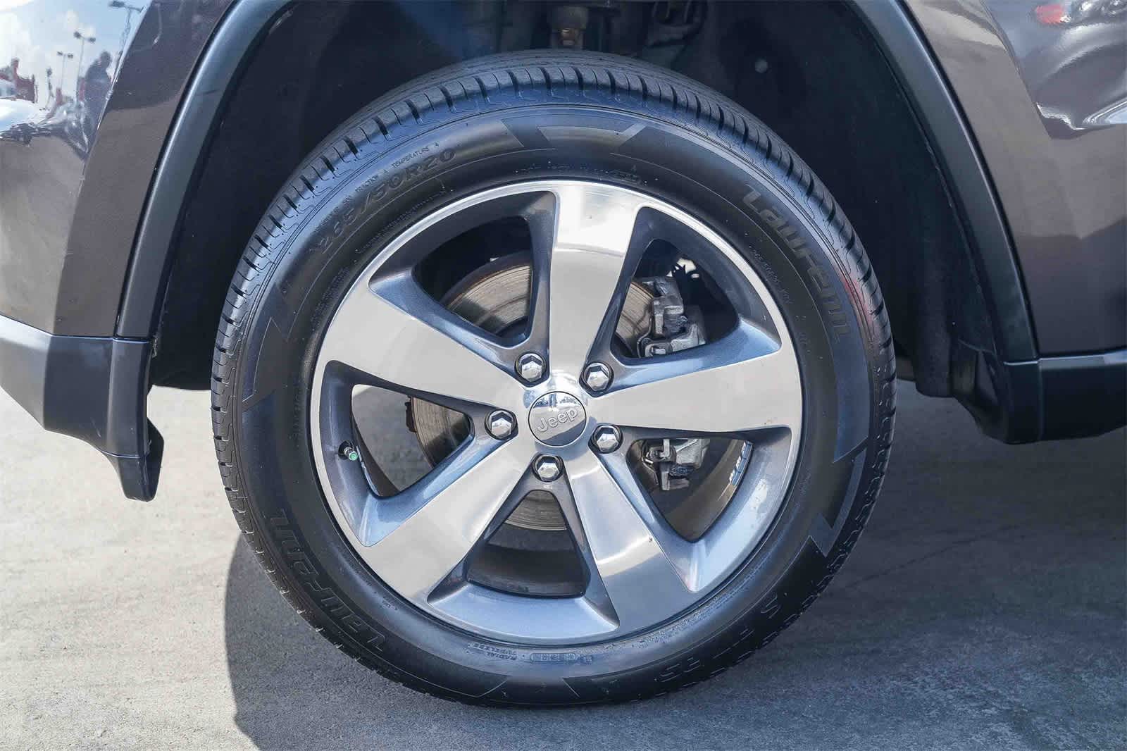 Thumbnail: 2015 Jeep Grand Cherokee - 9