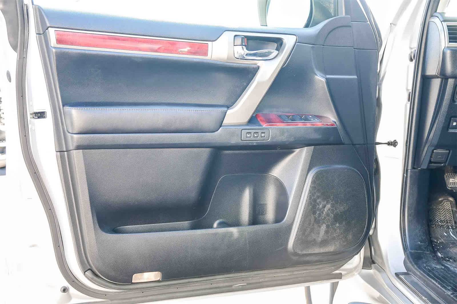 Thumbnail: 2013 Lexus GX - 19