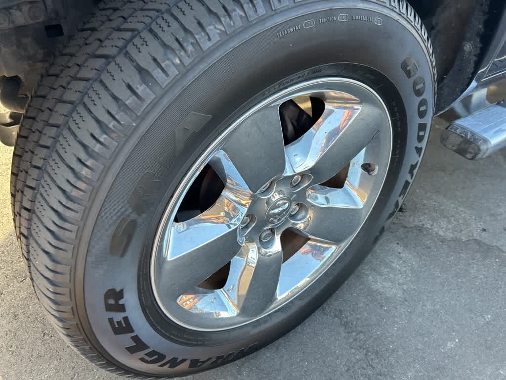 2014 RAM 1500 Laramie 10