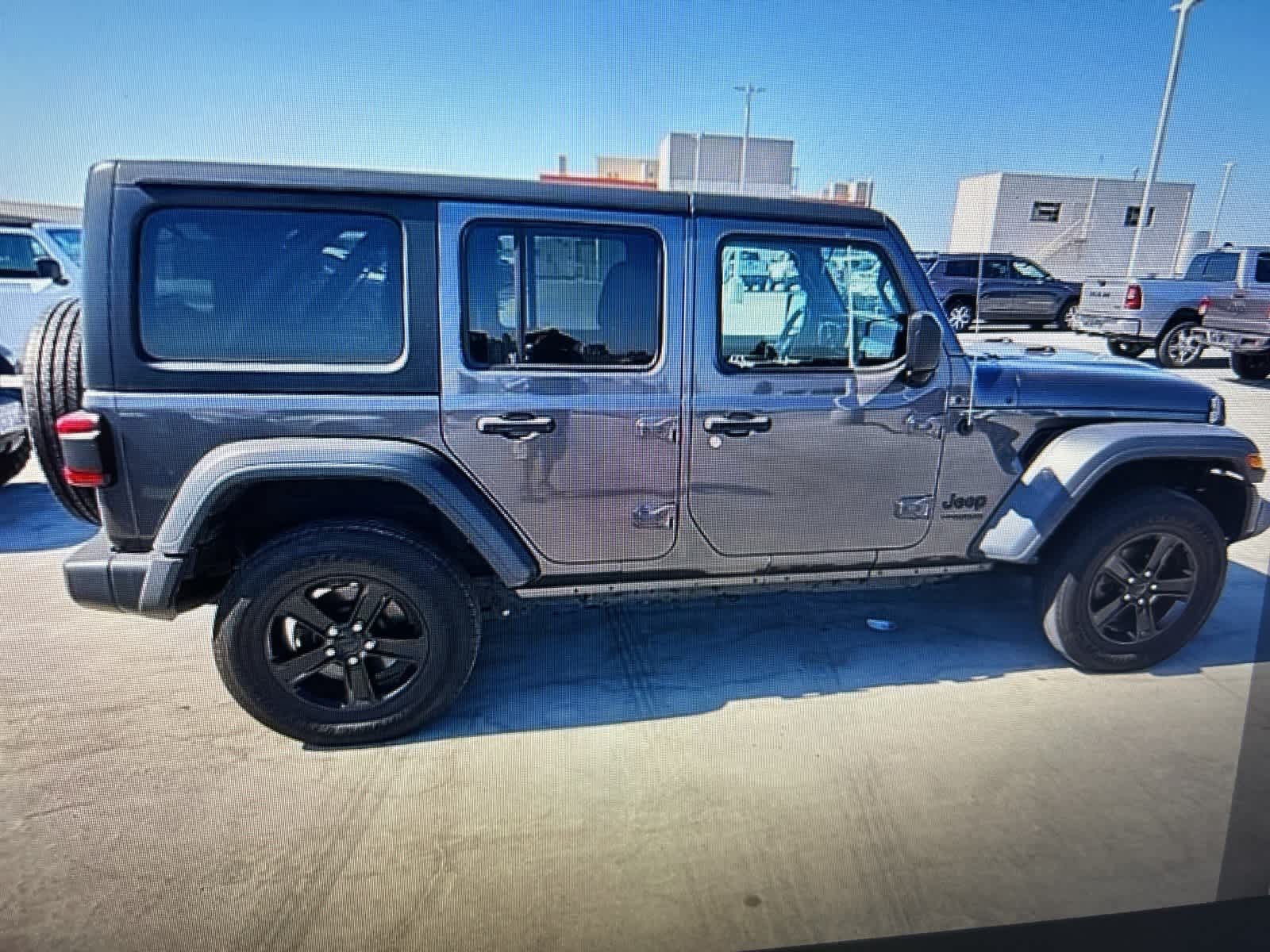 Thumbnail: 2020 Jeep Wrangler - 21