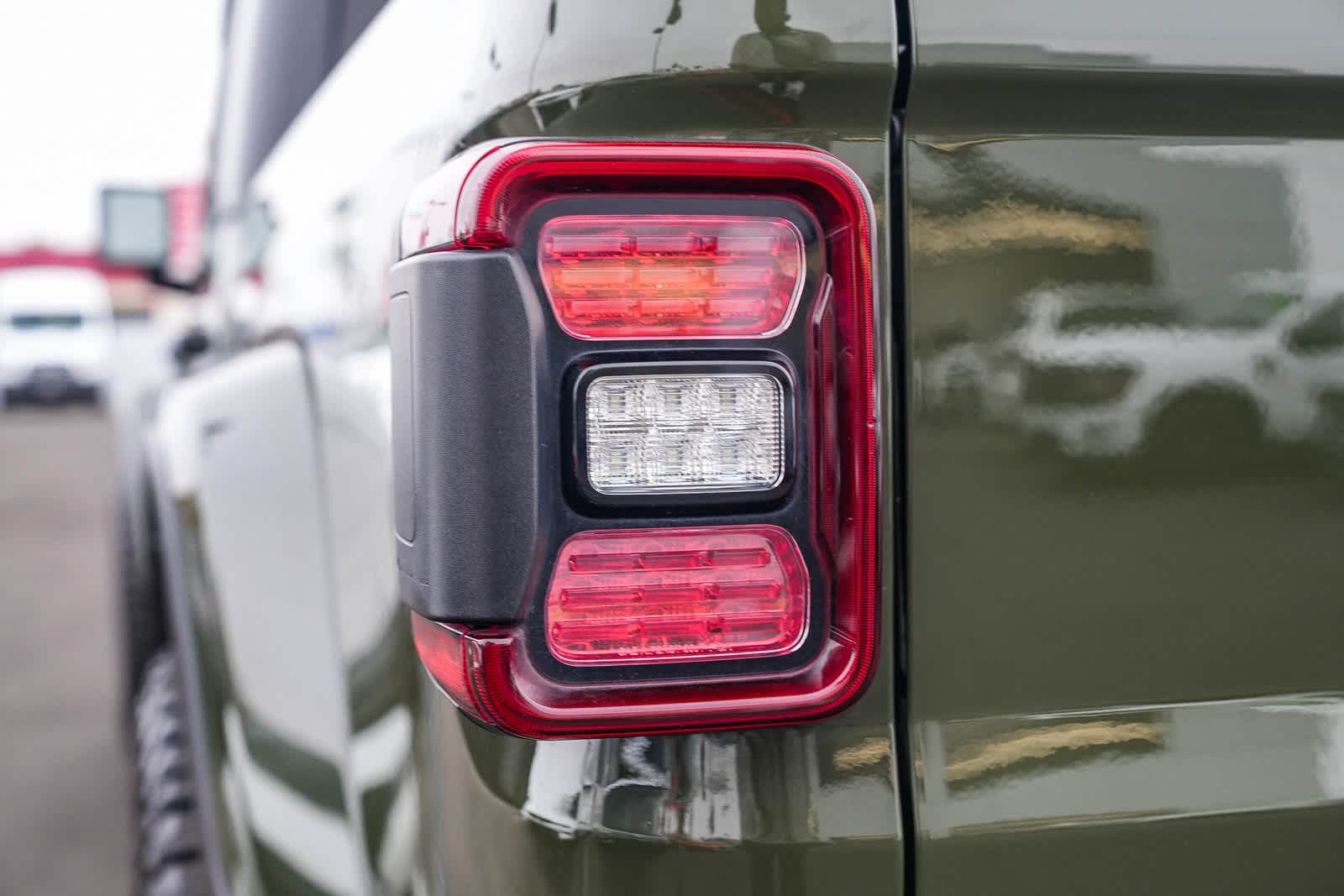 Thumbnail: 2021 Jeep Gladiator - 7