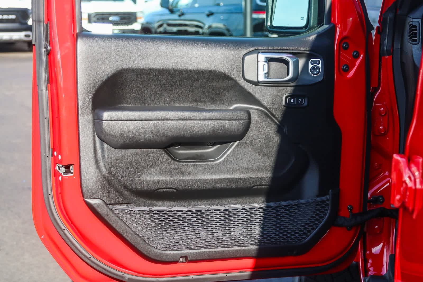 Thumbnail: 2022 Jeep Gladiator - 24