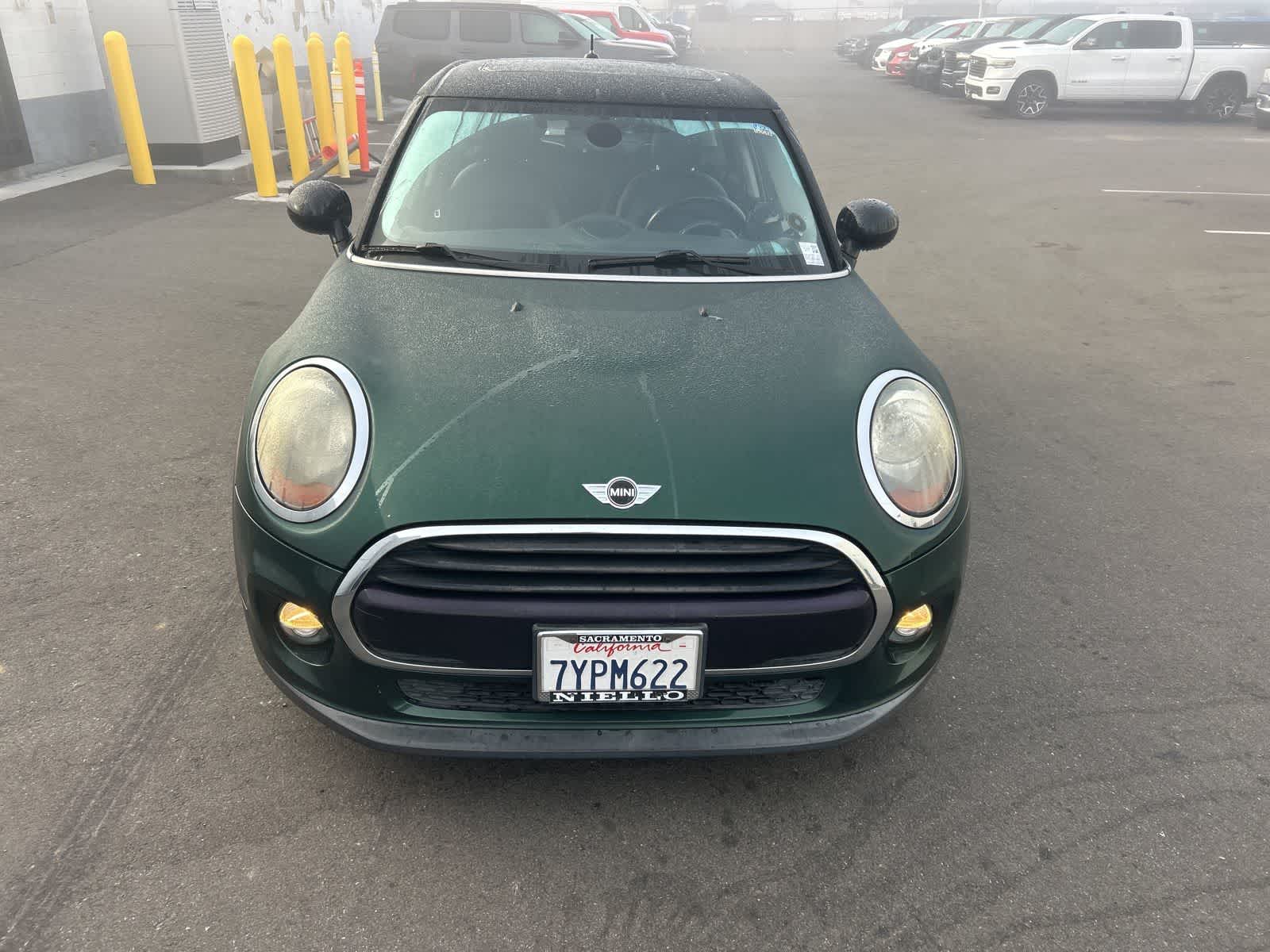 Thumbnail: 2017 MINI Cooper Hardtop - 10