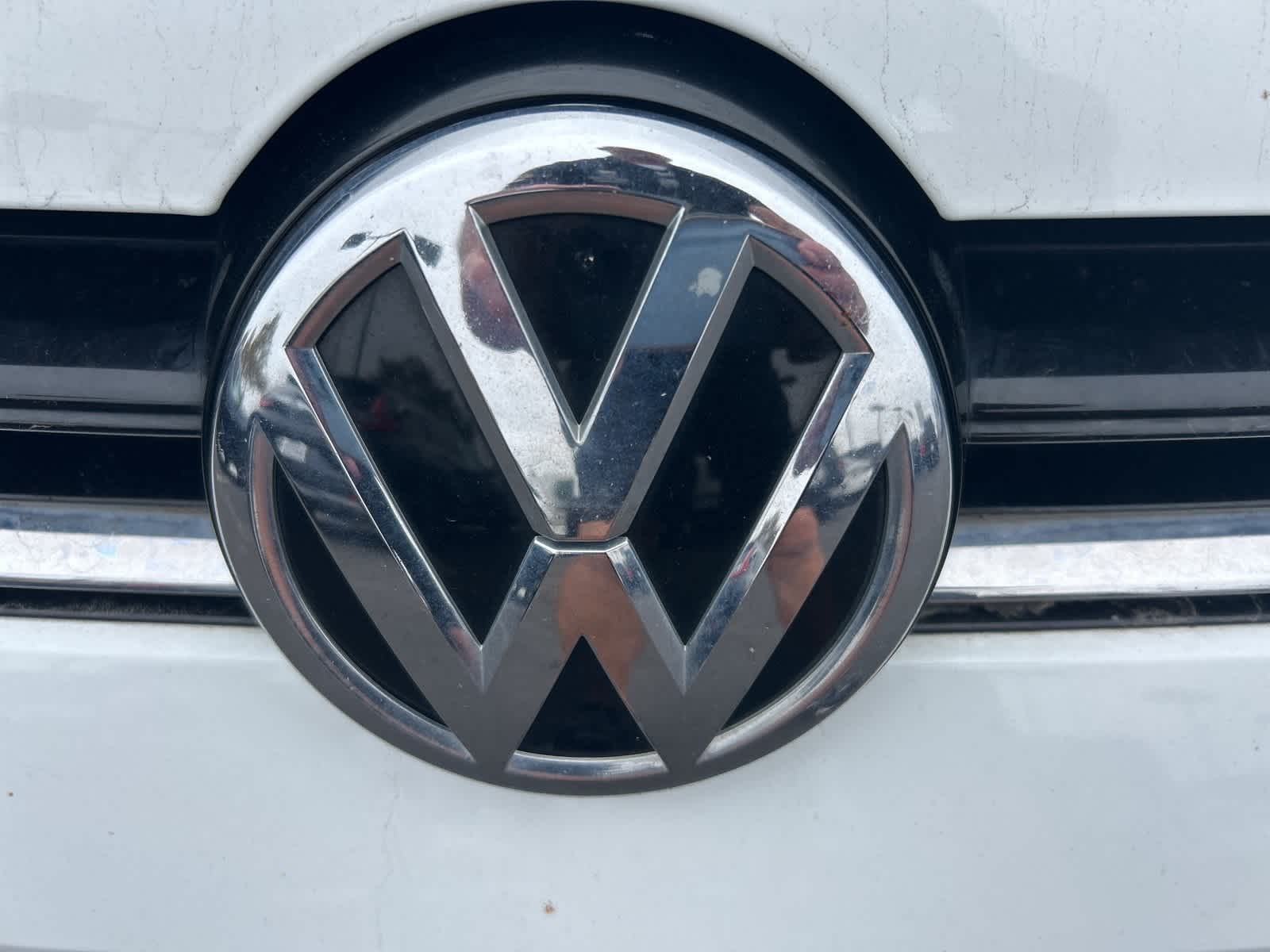 Thumbnail: 2016 Volkswagen e-Golf - 11