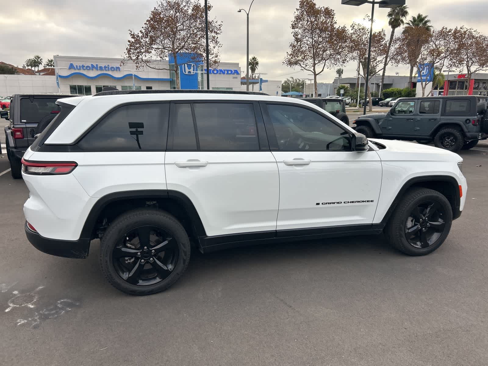 Thumbnail: 2023 Jeep Grand Cherokee - 27