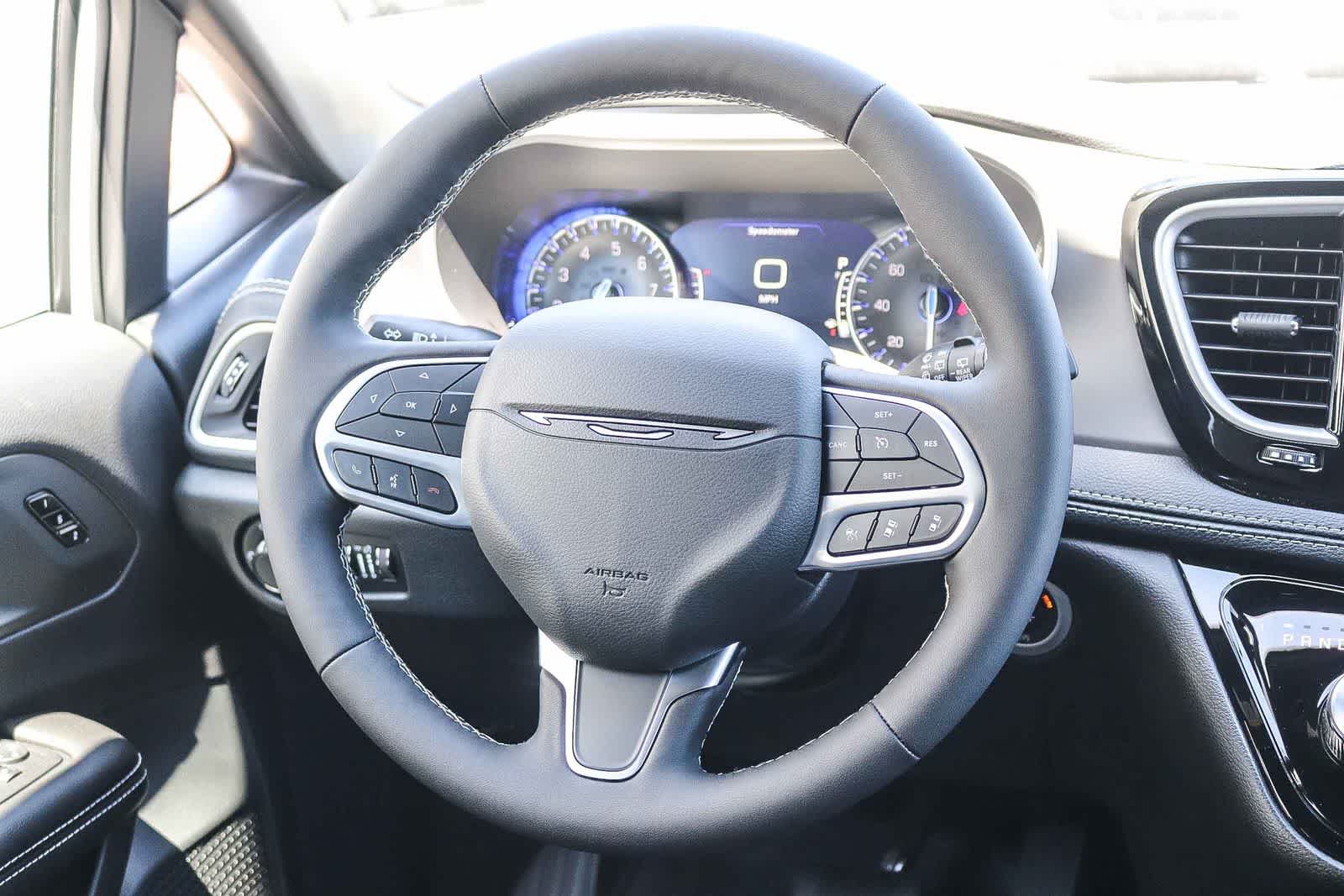 Thumbnail: 2027 Chrysler Pacifica - 17