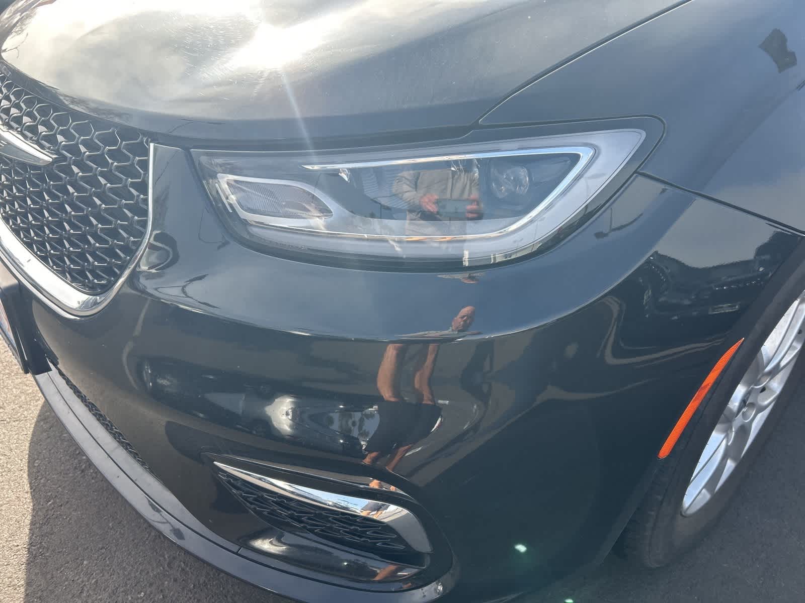 Thumbnail: 2023 Chrysler Pacifica - 9