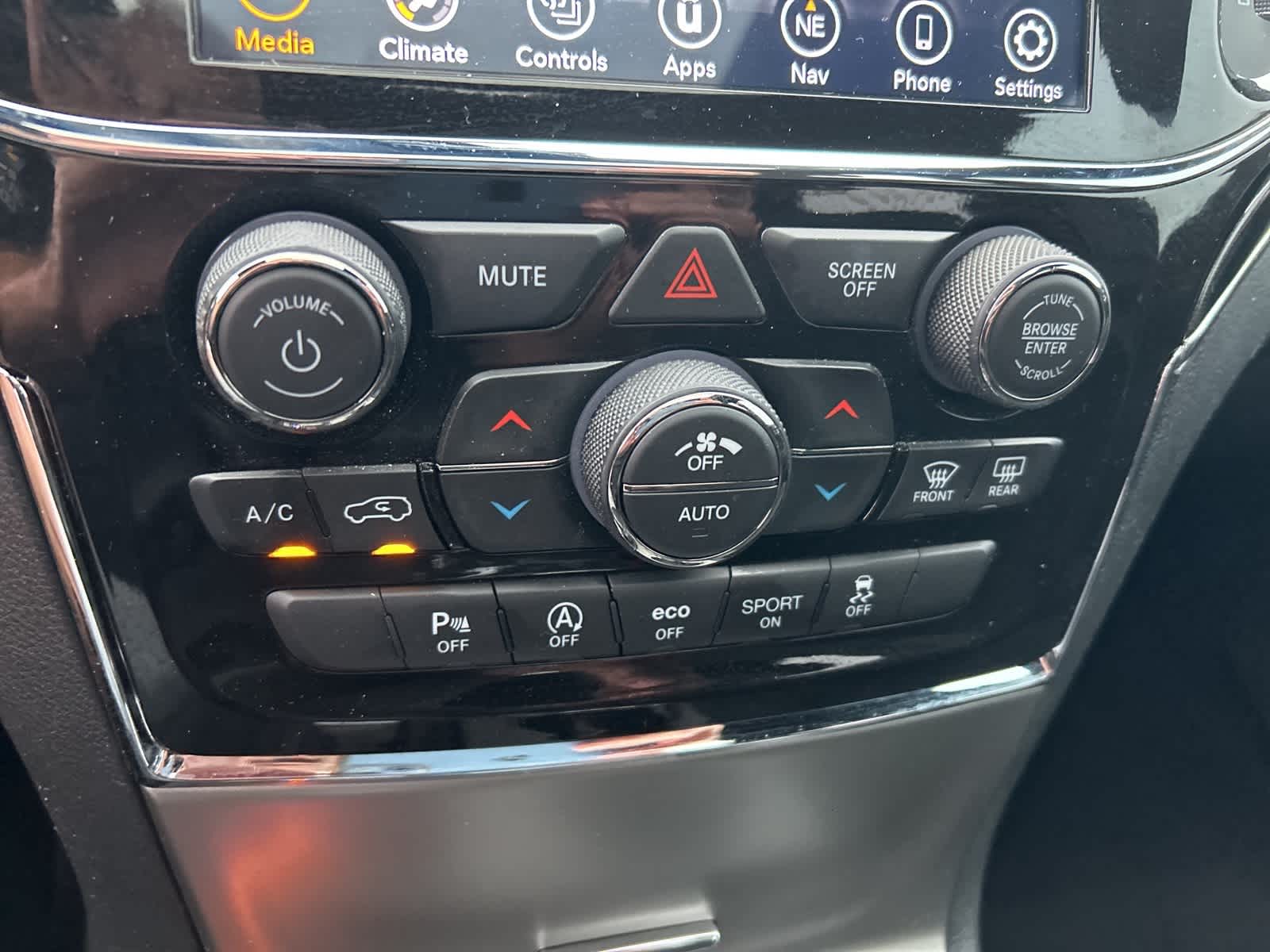 Thumbnail: 2021 Jeep Grand Cherokee - 43