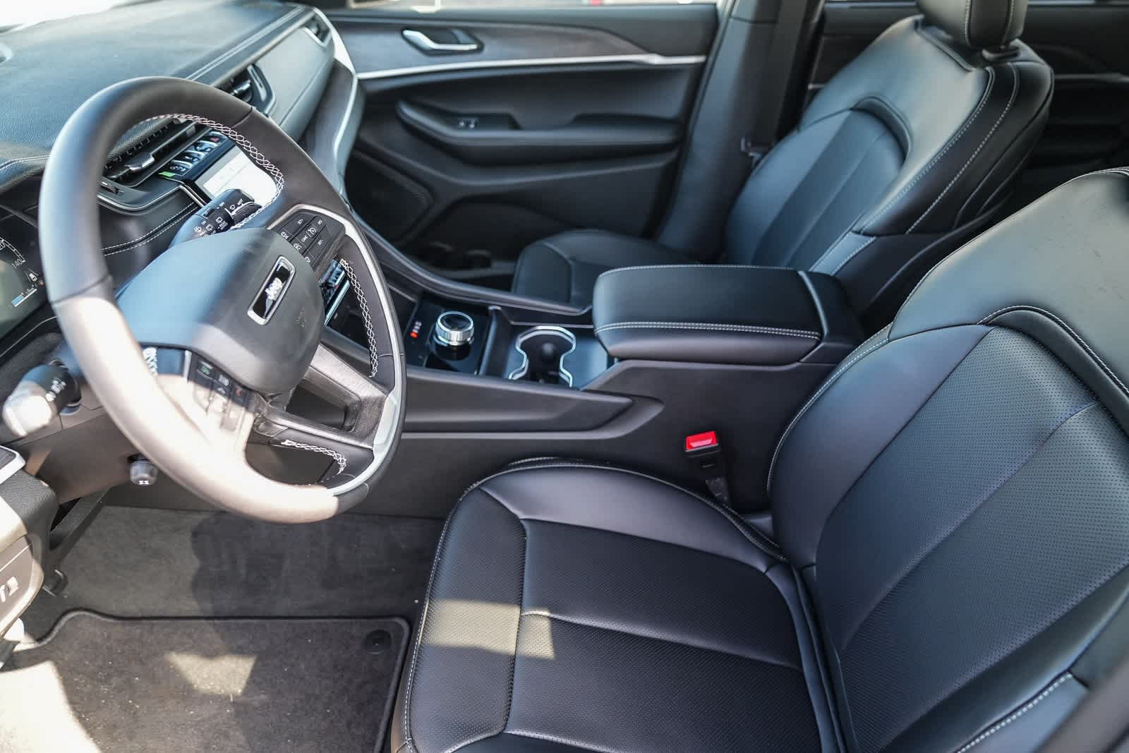 Thumbnail: 2025 Jeep Grand Cherokee - 19